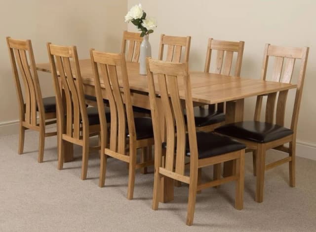 Thats Furniture Richmond 140-220cm Oak Extending Dining Table & 8 Princeton Chairs in Brown Brown Unisex