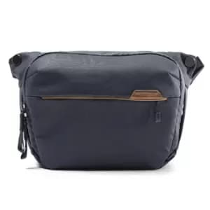 Peak Design Everyday Sling Bag 6L V2 in Midnight