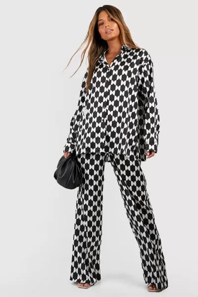 boohoo Mono Abstract Print Relaxed Fit Shirt Black