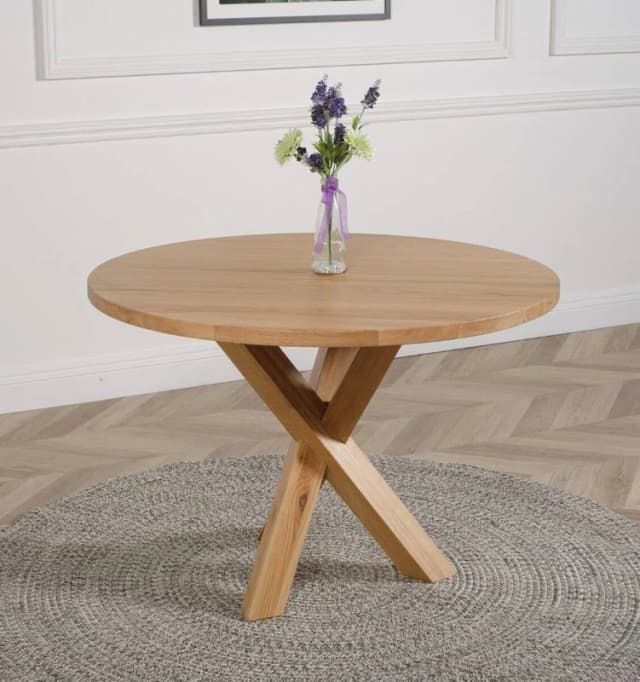 Thats Furniture Oregon 110cm Round Solid Oak Dining Table in Light Oak Light Oak Unisex