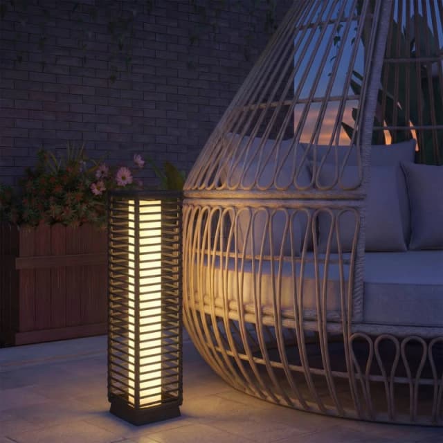 OUTSUNNY Garden Rattan Lamp, 68cm Solar Rattan Floor Lamp with Auto On/Off in Black Unisex