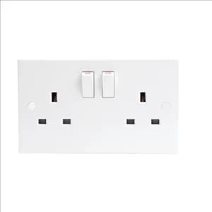 KnightsBridge 13A White Slimline 2G Twin 230V UK 3 Switched Electric Wall Socket