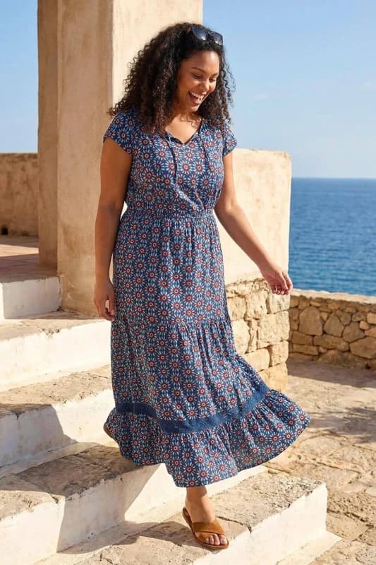 Roman Womens Curve Floral Print Swing Midi Dress in Navy Size: 18 Navy Female 18