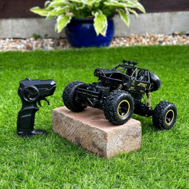 Menkind Menkind 1:16 Rock Crawler Radio Controlled Truck