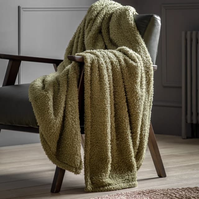 Crossland Grove Lucca Fleece Throw Olive 1300X1800Mm 5.05669E+12