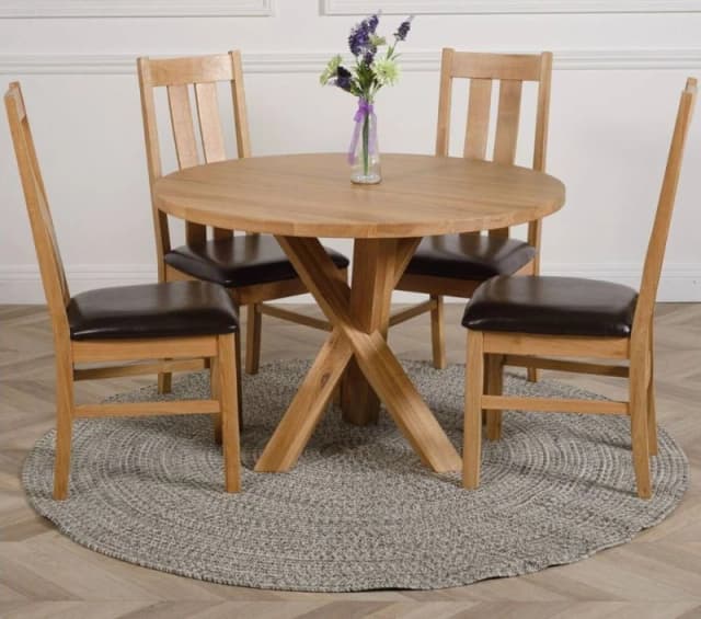 Thats Furniture Oregon Round Oak Dining Table & 4 Princeton Chairs in Brown Brown Unisex