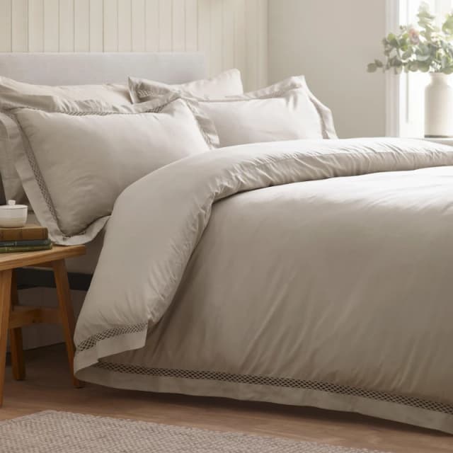 Catherine Lansfield Catherine Lansfield 'Classic Lattice Lace' Duvet Cover Set in Natural Size: Super King Natural Super King Unisex 5057681190037