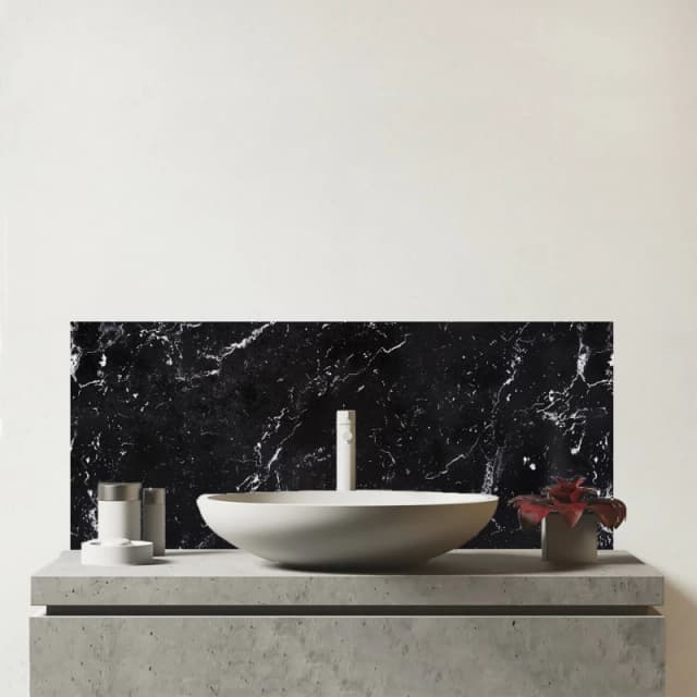 Warren Reed - Designer Polished Black Quartz Effect Glass Bathroom Splashback in Gold Gold Unisex