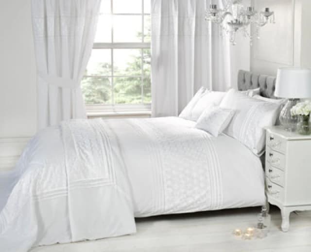 Rapport Home Everdean Polycotton Duvet Cover Set With Pillowcase in White Size: Super King White Unisex Super King
