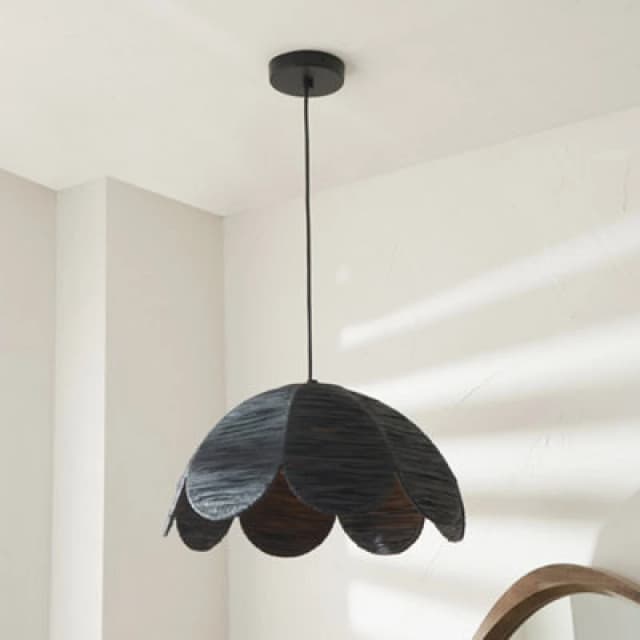 Petal Scalloped Raffia Pendant Light Black