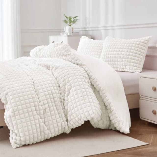 Ezysleep Ezysleep Super Soft Luxury Faux Fur Box Duvet in Cream Size: Double Cream Double Unisex 0721545366825