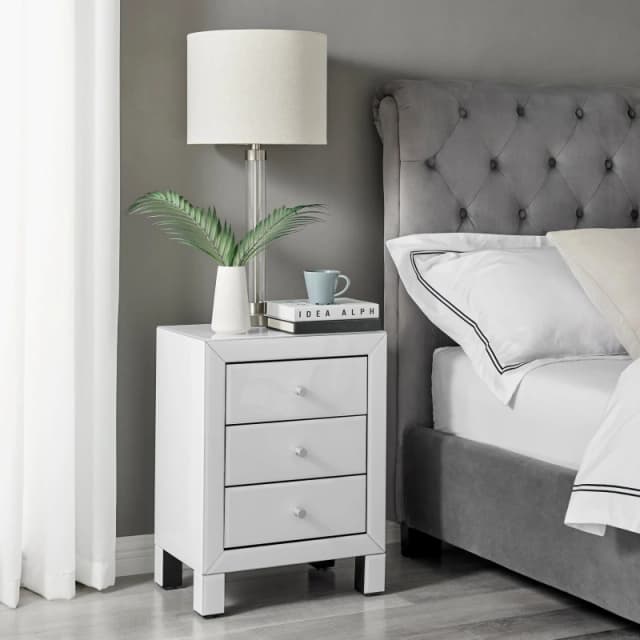 FurnitureboxUK FurnitureboxUK Lexi Large Wooden Bedside Table with 3 Drawers and a Modern Mirrored Finish in White White One Size Unisex 5056542692024