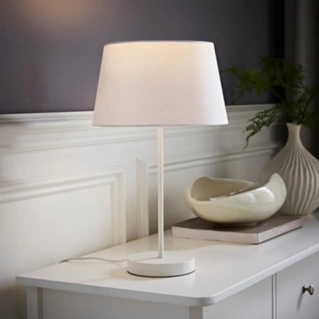 ValueLights Charlie White Metal Single Stem Table Lamp with Fabric Tapered Lamp Shade White