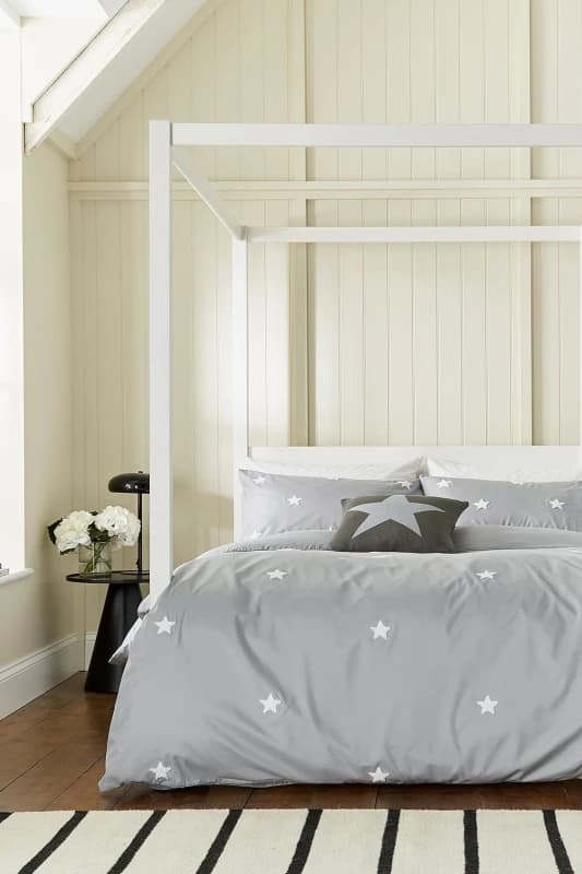 Helena Springfield Helena Springfield 'Tufted Star' Woven Duvet Cover Set in Grey Size: Super King Grey Super King Unisex 5016709702744