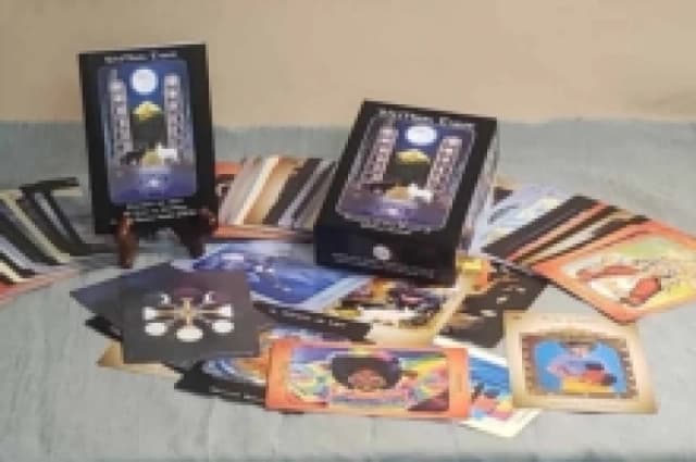 WeMoon Tarot Kit