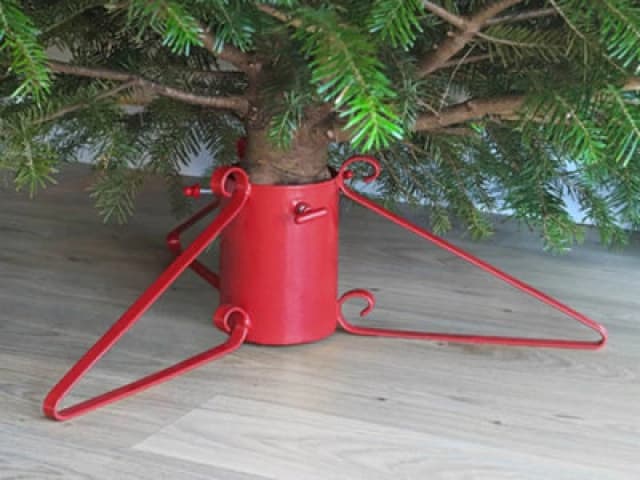 Garden Pride Standard Christmas Tree Stand - Red - 3" Diameter