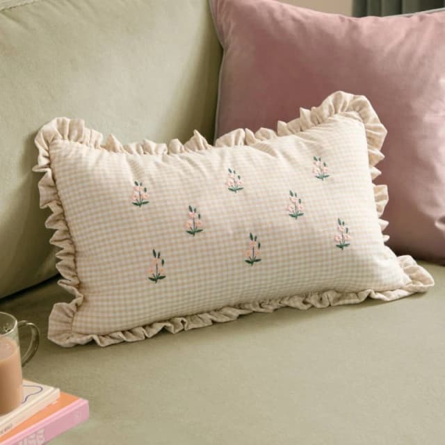 Furn Les Petite Fleurs 100% Cotton Gingham Ruffle Cushion in Natural Size: 30cm x 50cm Natural Unisex 30cm x 50 cm