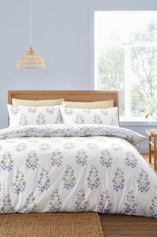 Bianca 'Eloise Floral' 230 Thread Count Cotton Satin Stripe Duvet Cover Set in Blue Size: King Blue Unisex King