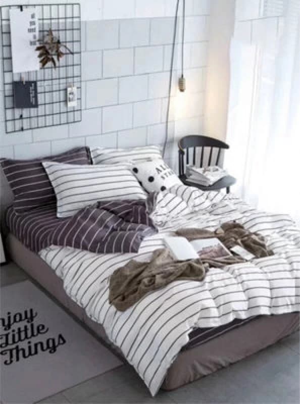 Ezysleep Ezysleep Pinstripe Printed Duvet Set in White Size: Double White Double Unisex 0721545589569