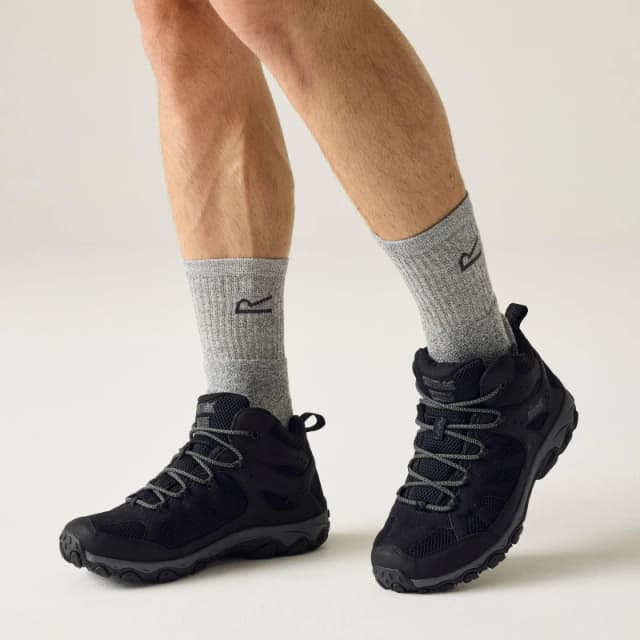 Regatta Regatta Men Edgepoint Breathable Waterproof Mid Walking Boots in Jet Black Size: 9 Jet Black 9 Male 5063516062509