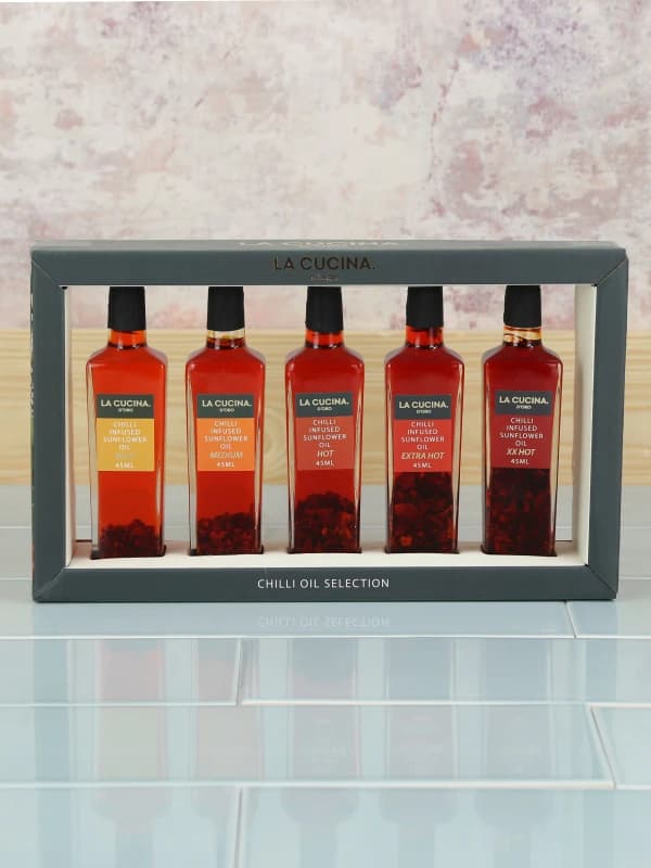 Kimm and Miller (UK) Ltd Kimm and Miller (UK) Ltd Chilli Oil Selection in Green Size: 214ml Green 214ml Unisex 5055475461431