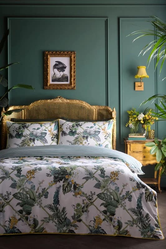 Laurence Llewelyn-Bowen Laurence Llewelyn-Bowen 'Cotswald Fantasia' Floral Print 200 Thread Count Cotton Duvet Cover Set in Green Size: Double Green