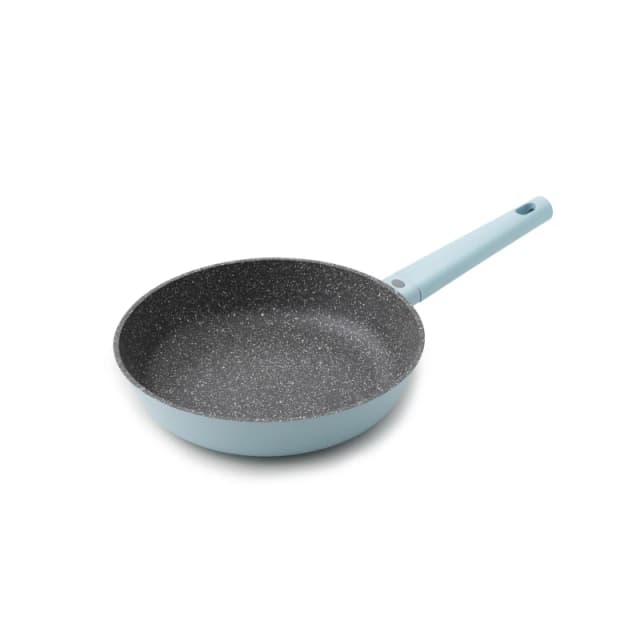 MasterClass Cast Aluminium 26cm Frying Pan Blue. Blue unisex 26cm