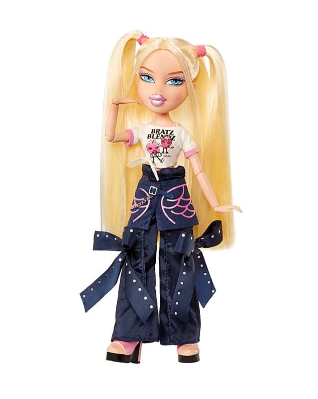 Bratz Bratz Stylin Fashion Doll - Cloe - Bratz Female TR18701
