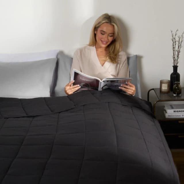 OHS OHS Sensory Sleep Therapy Weighted Blanket in Black Size: 125cm x 180cm Black 125cm x 180cm Unisex 5027434192694