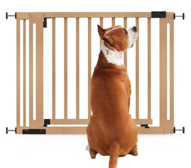 Bettacare Wooden Elegance Dog Gate, Natural, 105Cm - 113Cm, Pressure Fit Pet Gate, 73Cm Extra Wide Doorway, Easy Installation