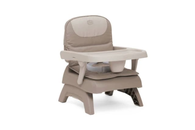 chicco Bento Booster Seat in Beige Beige Unisex