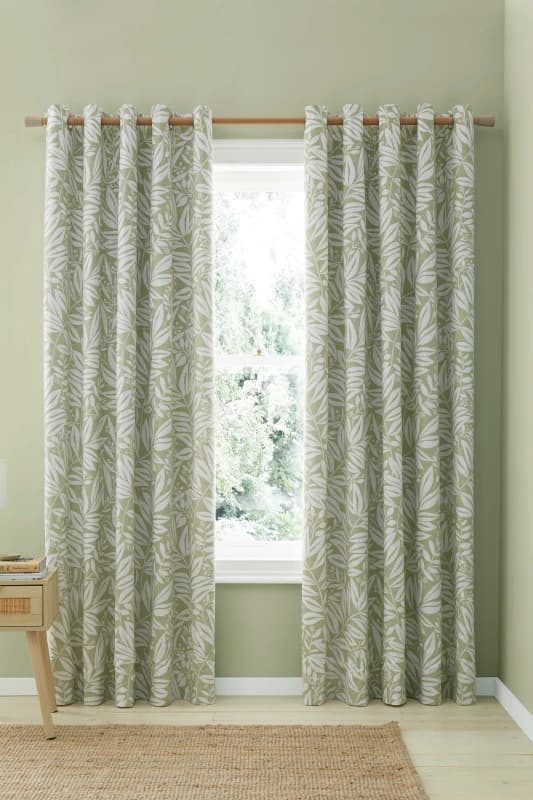 Catherine Lansfield Sorrel Leaf Reversible Ready Made Eyelet Curtains 66'' x 90'' Green