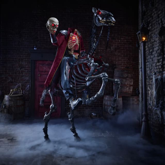 Home Accents Holiday 8.5ft Giant-Sized Knight Dullahan Animatronic Decoration with LEDs