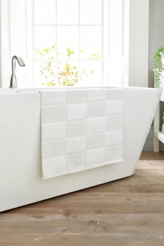 The Lyndon Company The Lyndon Company Egyptian Spa 1600gsm Cotton Bath Mat - Ultra Plush, Absorbent, Luxury Spa Feel - 55x85cm in White White Bath Mat