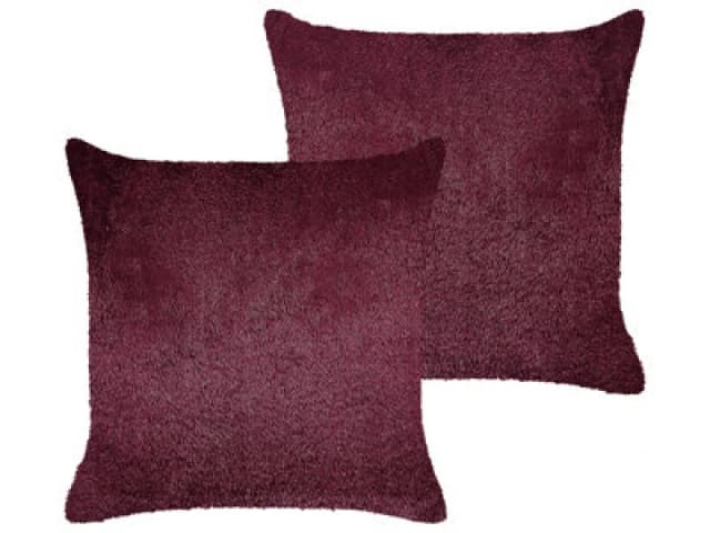 Beliani Set Of 2 Decorative Cushions Pilea Faux Fur 45 X 45cm Burgundy Solid