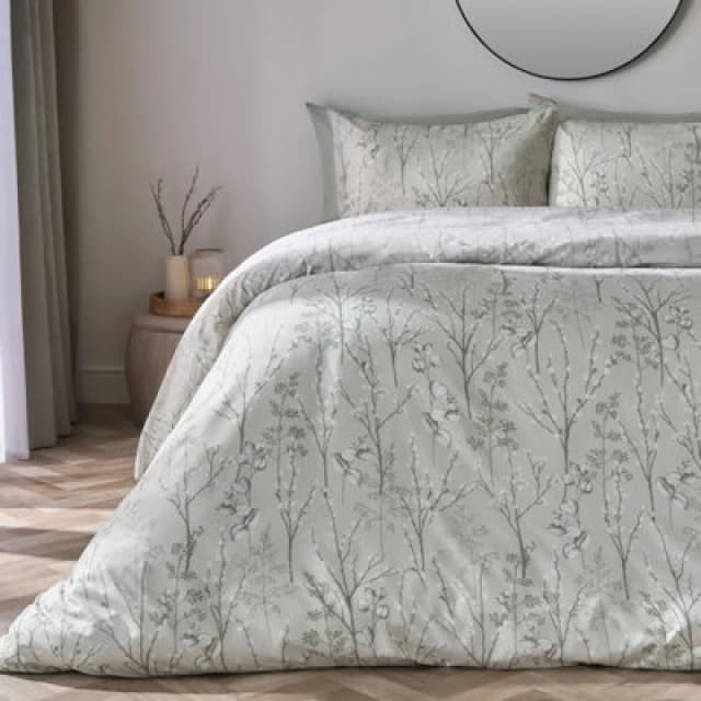 OHS OHS Duvet Cover Set Willow Quilt Reversible Bedding in Pale Green Size: Single Pale Green Single Unisex 5027434170869