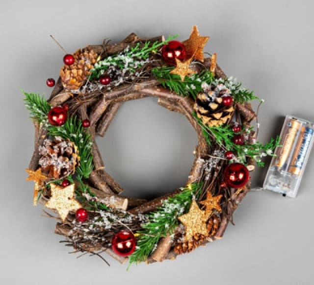 Shatchi 22cm Prelit Battery Operated Christmas Home Hanging Wooden Twigs Base Decorated with Micro Rice LED Lights Multi