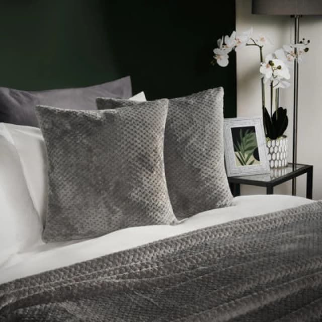 OHS OHS 2 Pack of Waffle Fleece Square Cushion Covers in Charcoal Size: 45cm x 45cm Charcoal 45cm x 45cm Unisex 5027434156306