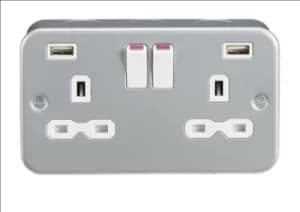 KnightsBridge Metal Clad 13A 2G Switched Socket with Dual USB Charger (2.4A)