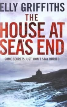The House at Seas End by Elly Griffiths Paperback