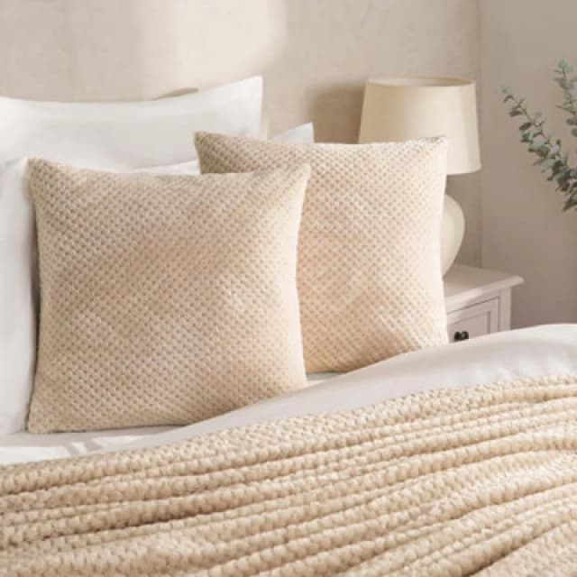 OHS OHS 2 Pack of Waffle Fleece Square Cushion Covers in Nude Size: 45cm x 45cm Nude 45cm x 45cm Unisex 5027434156344