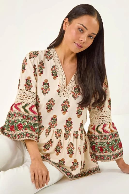 Roman Womens Petite Print V-Neck Lace Top in Ivory Size: 16 Ivory Female 16