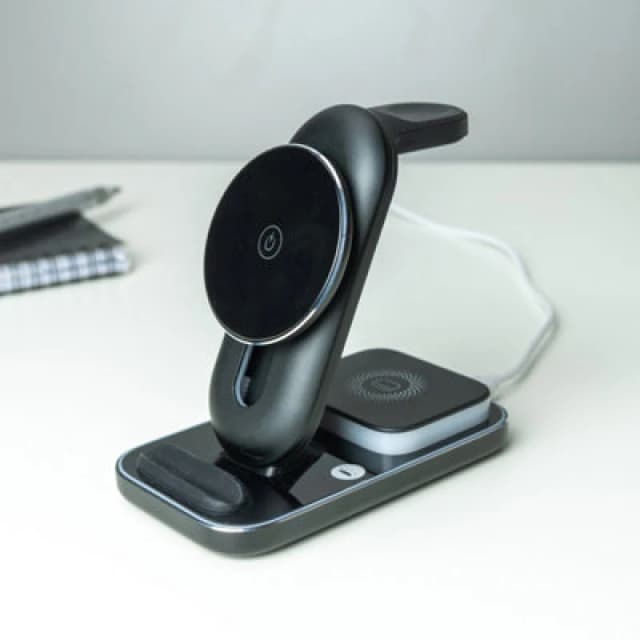 Red5 3-In-1 Charging Station - Height Adjustable & Cool Light