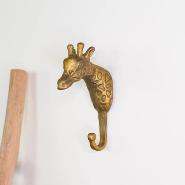 Melody Maison Gold Metal Giraffe Wall Hook Metallic Gold unisex