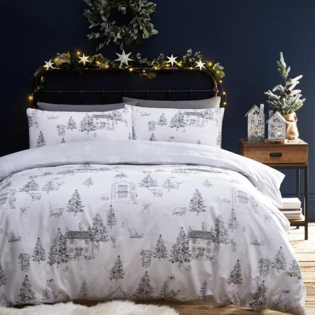 Furn Furn Midwinter Toile Festive Reversible Duvet Cover Set in White Size: Super King White Super King Unisex 5025532544742