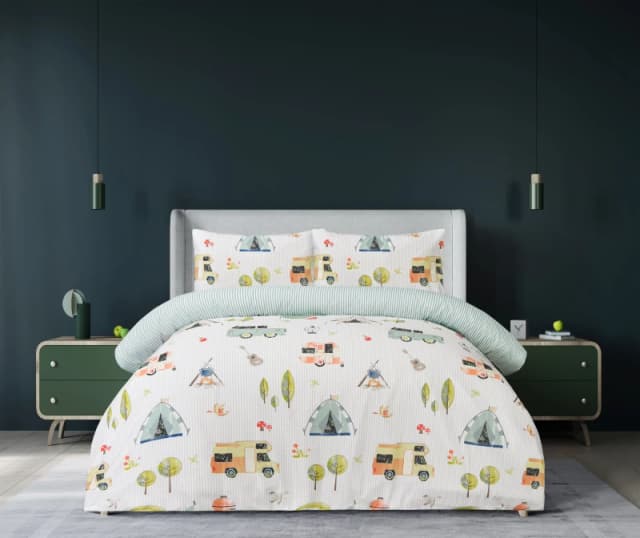 Smart Living Smart Living Luxury Soft Reversible Camping Retreat Complete Bedding Set in Green Size: Double Green Double Unisex 5056557583874
