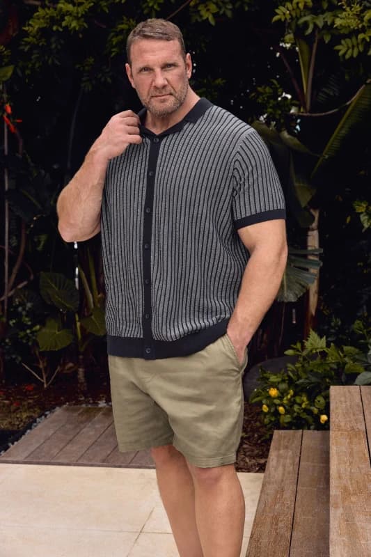 BadRhino BadRhino Men Elasticated Waist Chino Shorts in Stone Size: X-Large Stone 1XL Male 5059738085952