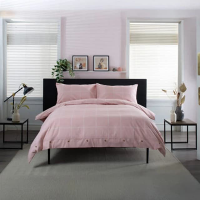 The Lyndon Company The Lyndon Company Crossley Heath Duvet Set - 100% Cotton with Piped Cuffs & Button Detail in Rose Size: Double Rose Double Unise