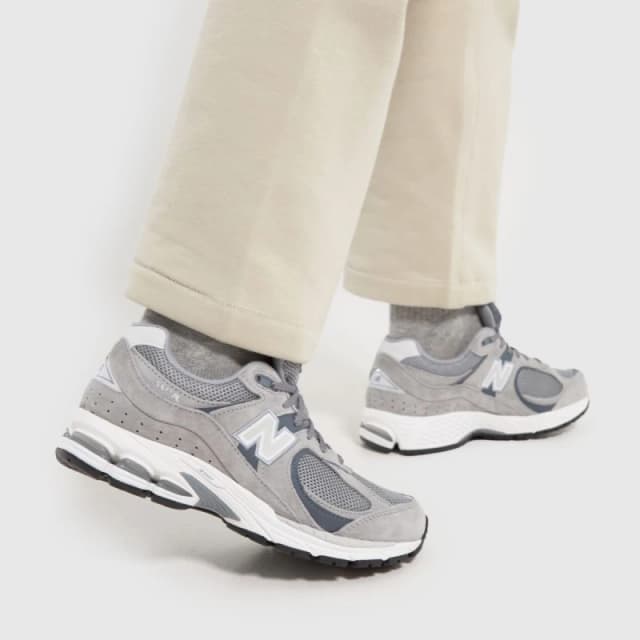 New Balance 2002r Trainers in White & grey White & grey UK 4 (EU 37)