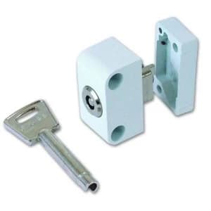 Yale 8K120 Auto Locking Wooden Window Lock